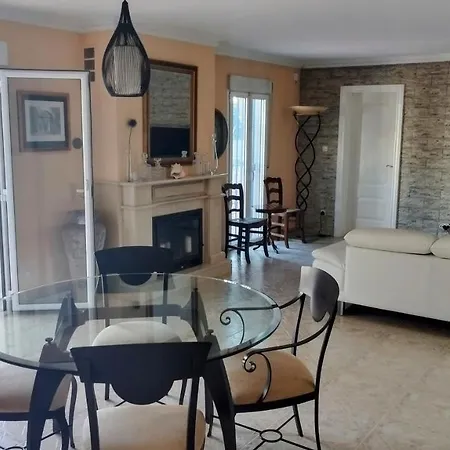 Villa With Private Pool, Bbq, Fitness Center & Sauna *