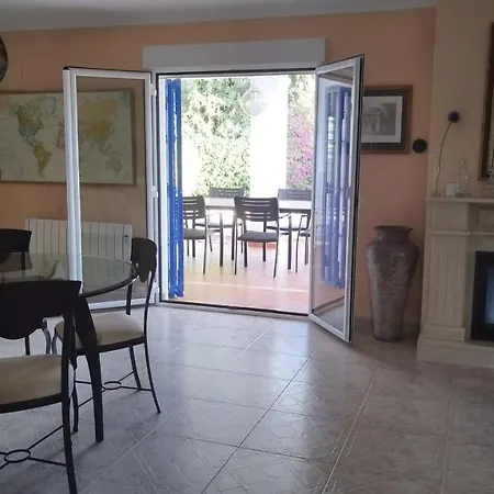 Villa With Private Pool, Bbq, Fitness Center & Sauna