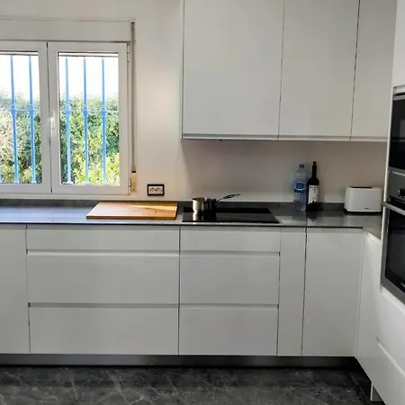 Villa With Private Pool, Bbq, Fitness Center & Sauna