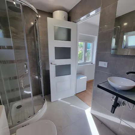 Villa With Private Pool, Bbq, Fitness Center & Sauna *