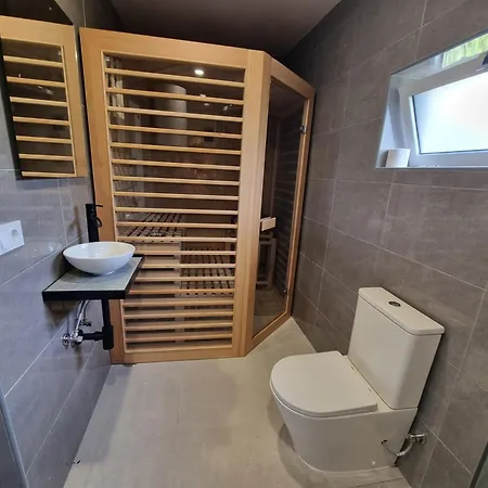 With Private Pool, Bbq, Fitness Center & Sauna